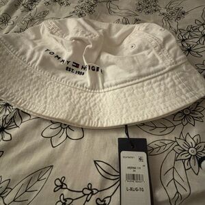 Tommy Hilfiger White Bucket Hat & Bikini Set